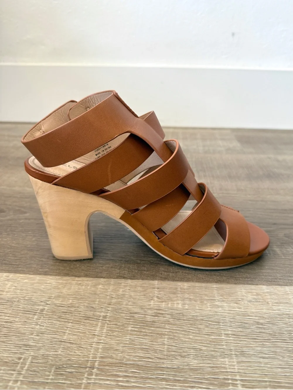 Kelsi Dagger Brooklyn Size 8 Honey Burnished Leather Gladiator Block Heel Sandal